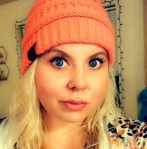 Meet your Posher, Briana